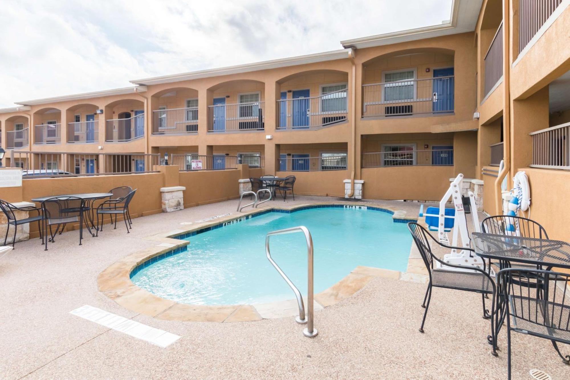 Motel 6 Alvarado Tx Esterno foto